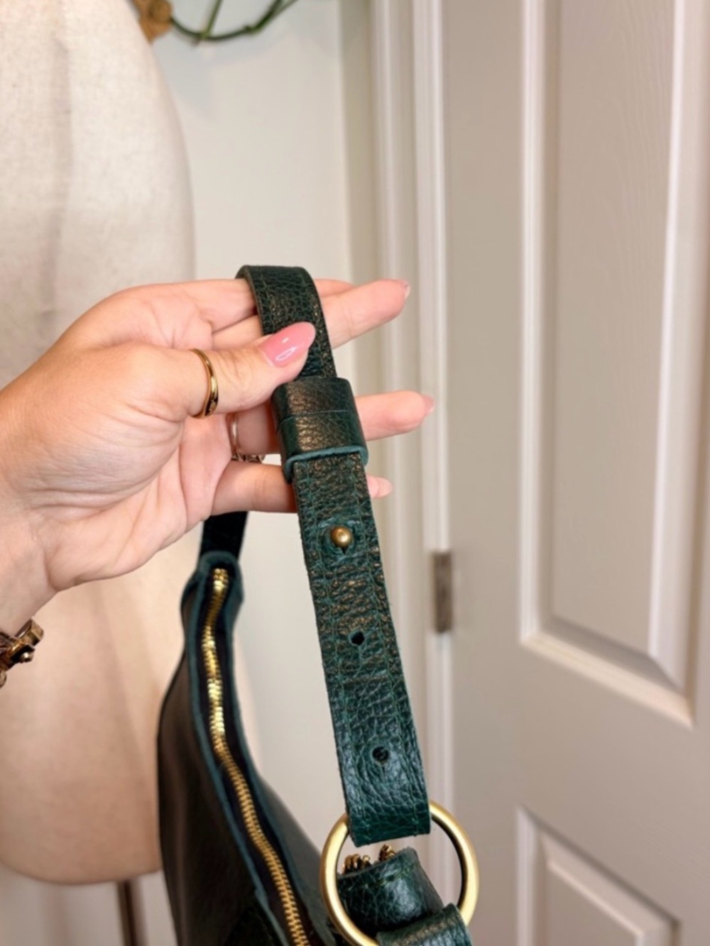 Classic OG Nora Shoulder Bag - Picture 5 of 5
